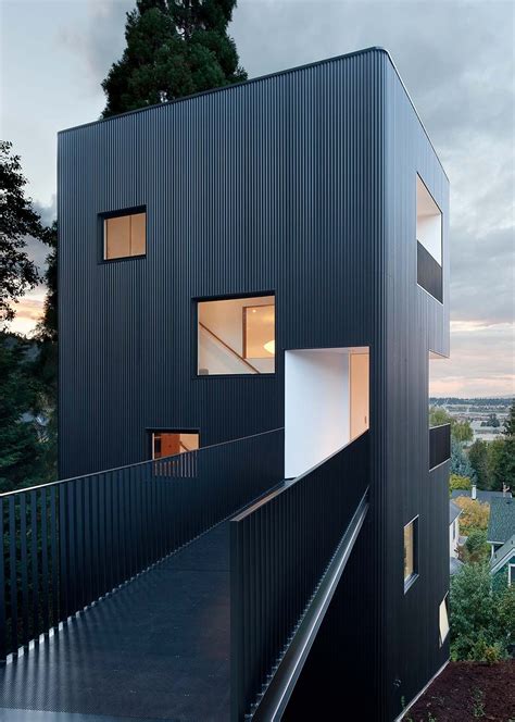 Silver Skins: 7 Rippling Corrugated Houses 